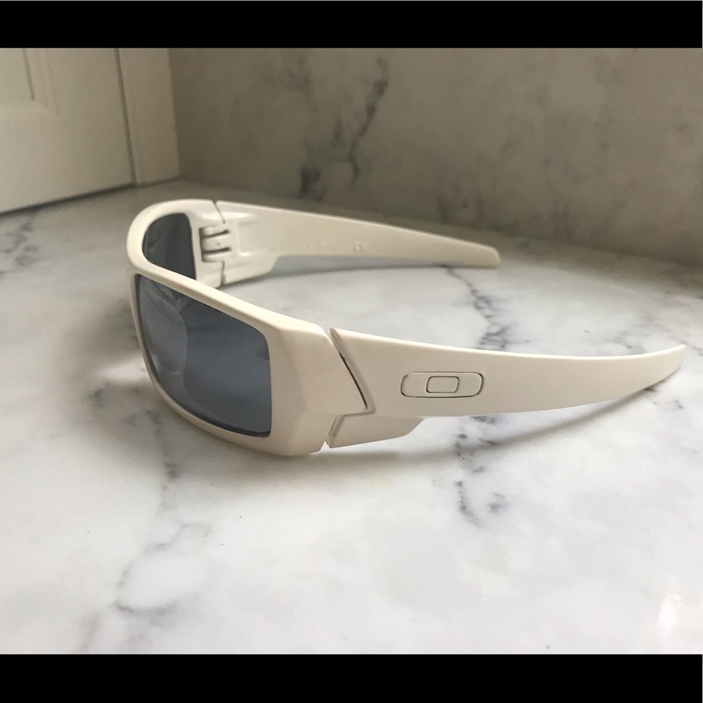 White Oakley Gascan sunglasses